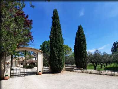 Domaine viticole de la Famille Manganelli à Beaumes-de-Venise dans le Vaucluse