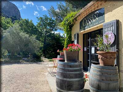 Caveau du Domaine de Cassan à Lafare dans le Vaucluse