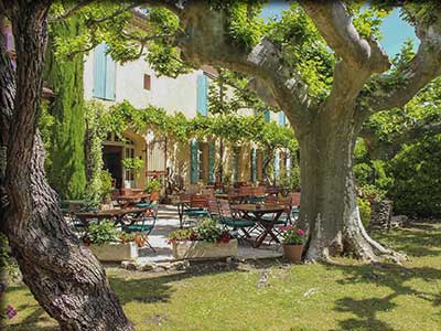 Restaurant Sous les Platanes à Lagnes en Vaucluse