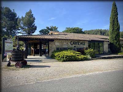 caveau de Beaumont du Ventoux au Barroux dans le Vaucluse cave coopératives viticoles vignobles terroir vignes vins